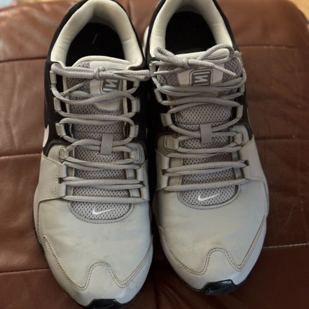 Nike Shox, Grey, Size 13